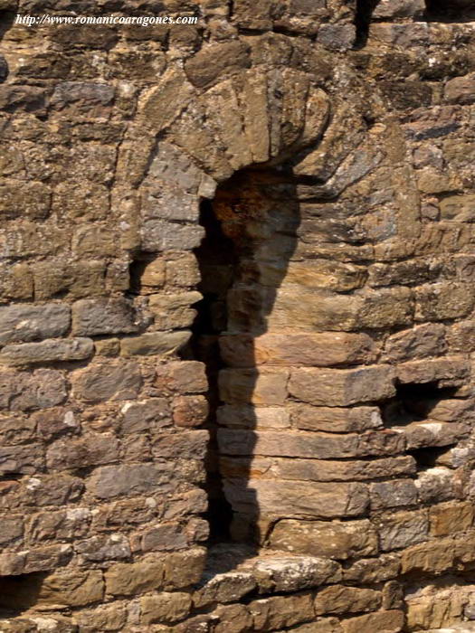 TORRE NORTE: PUERTA ACCESO EN RESTO DE LIENZO ESTE